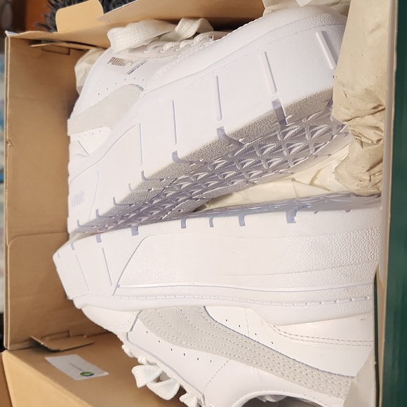 Puma sneakers - Picture 1 of 11